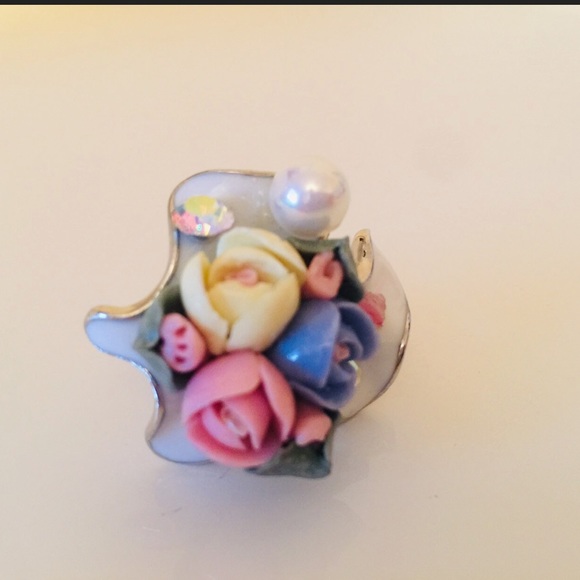 Porcelain flower ring (new) - Picture 3 of 5